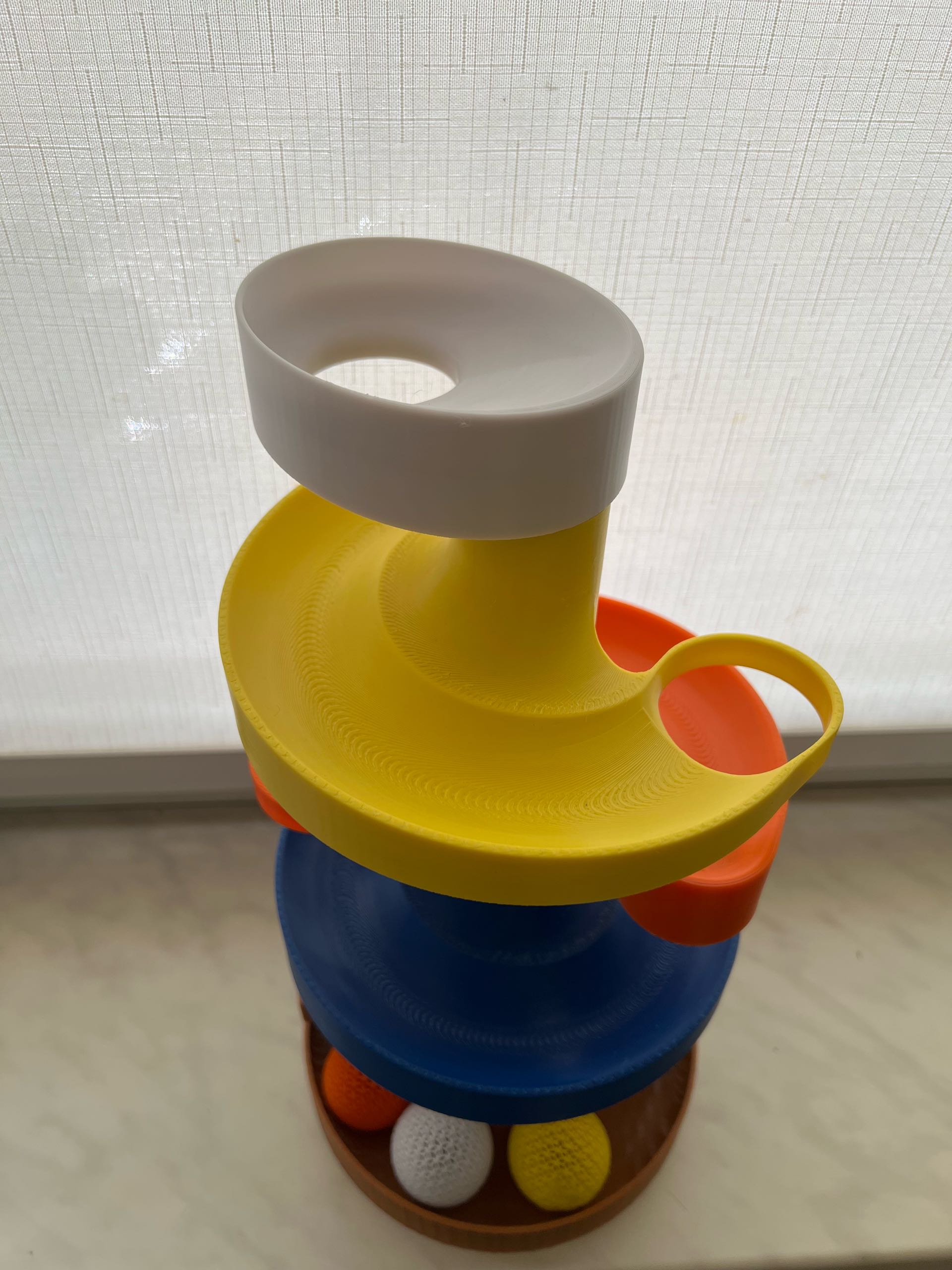 Montessori spiralna kroglična steza