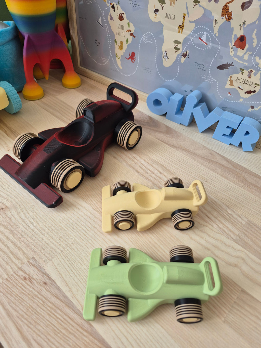 Montessori dirkalni avtomobilčki